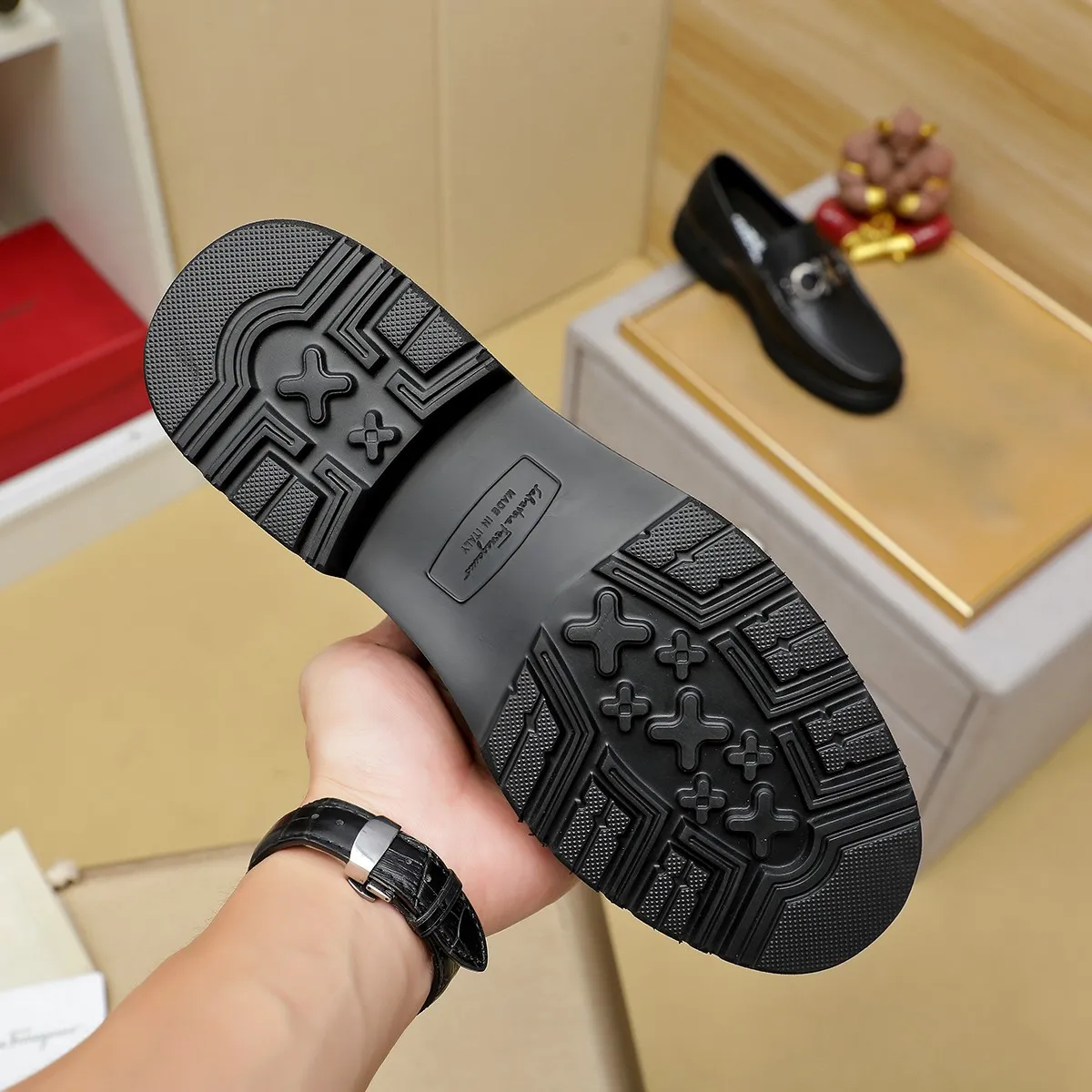 Men's shoes 💰500 Ferragamo [Ferragamo] top imported suit men's shoes 💯Original copy of the official website, product materials: selected imported embossed calfskin + luxury hardware buckle accessories ~ imported water-dyed cow 🐂 leather lining. Strong three-dimensional visual effect, original combination outsole, multiple colors available😘 Size: 38-44 (.45.46. Customized)